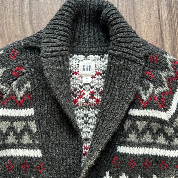 Gap Pattern Shawl in heather gray - Picture 3 of 5